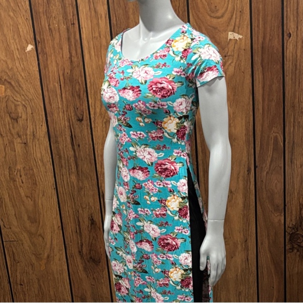 Chic Floral Maxi Dress in Teal and Pink